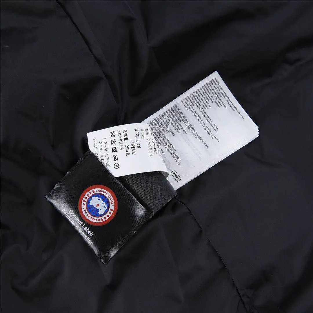 P760 Canada Goose Canada Goose #Mystique 3035LB extended parka down jacket/22 styles #women# ➖ Genuine synchronous anti-counterfeiting chip sensor! ➖ Imported 21-count polyester-cotton blended original fabric [last year’s 16-count/18-count hard fabrics have been completely eliminated, this year all use 21-count genuine synchronous fabrics, the soft mid-strap feels delicate and textured], genuine synchronous Feather-Light 10D waterproof coating fabric, made of 84.5 polyester fiber and 15.5 cotton, 100% the best feel in the entire network! ➖ The genuine official website is synchronized with the international standard 90 velvet! ➖ Using the best nylon lining with double double-layer sealing design, velvet-proof No. 7 needle + grid-filled down ready-made garments, there is 100% no so-called velvet running! ➖ The cuffs are designed with thickened seamless threads, and the collar and pockets are lined with top-quality polar fleece to keep you warm and comfortable! ➖ Yoshida YKK provides original custom-made electroplated sliders. YKK two-way lockable zippers are tight and smooth and will not peel off paint! ➖ 3M composite guarantees that the Velcro is the same as the original, durable, and all accessories and hardware are custom-made! ➖ Imported BEHRINGER embroidery machine to customize the 10,000-needle embroidery logo, 98% of which can be reproduced to restore the original logo. You can check and compare on the official website! ➖ The fur collars are all made of large pieces of Western Canadian blue wolf hide, ensuring that each fur collar is 13-15cm wide!  ⛔No slander, no exaggeration, professionalism because of focus!  SIZE: Purchasing agent grade: S M L [Attached: size chart] SIZE: Genuine grade: XXS XS S M L XL [Attached: size chart]